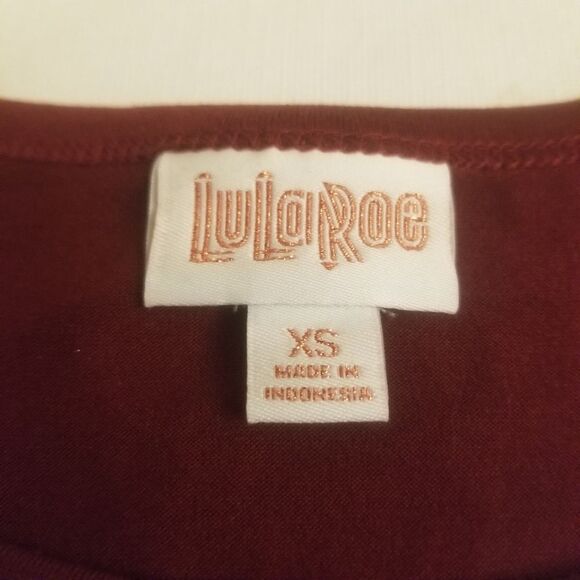 LuLaRoe Carly Short Sleeve Swing Dress Burgundy Silver Metallic Zigzag Sz XSmall - Picture 5 of 10